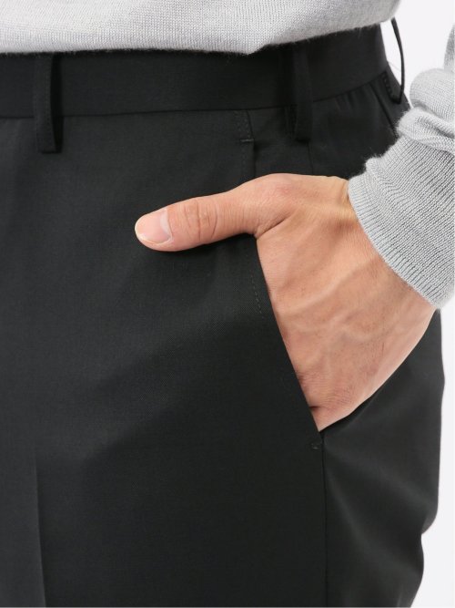 ウール混ストレッチ スリムフィット 2ボタン2ピーススーツ 無地黒