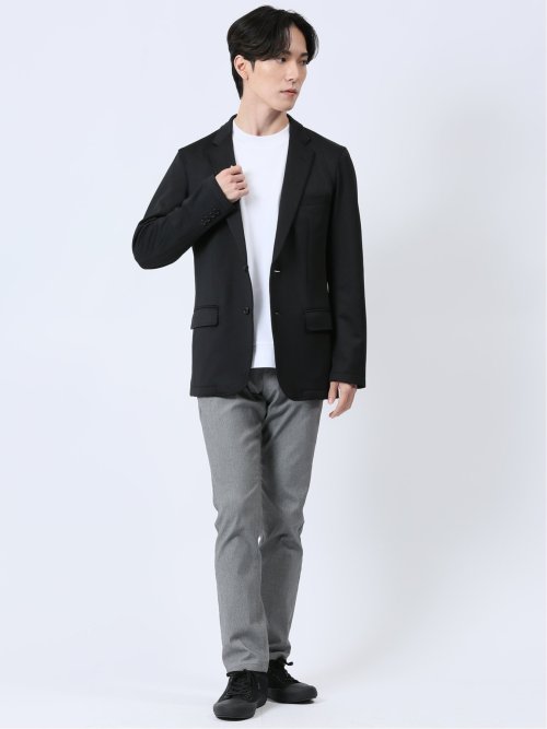 TechBlack スリムフィット 2ボタンジャケット 黒無地