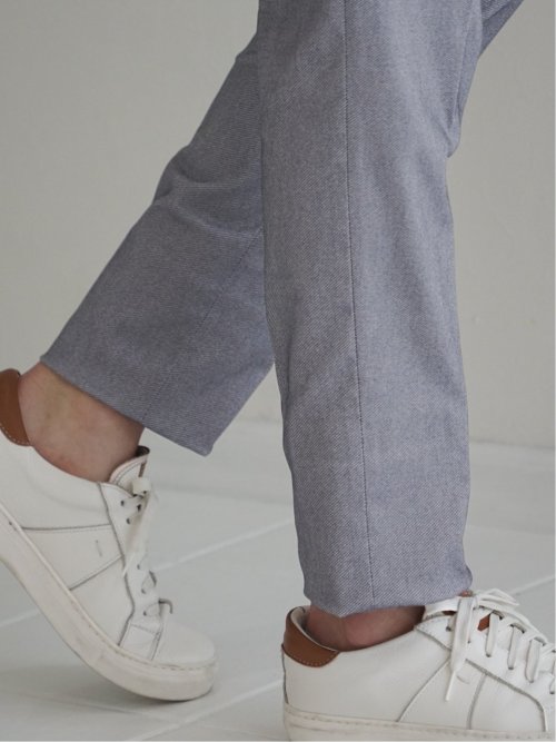 クロスストレッチ スリムフィット ノータックスラックス カルゼライトグレー