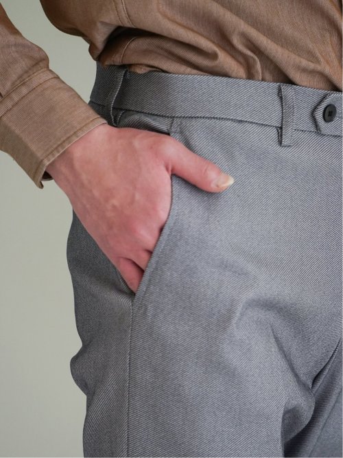 クロスストレッチ スリムフィット ノータックスラックス カルゼライトグレー