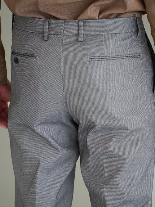 クロスストレッチ スリムフィット ノータックスラックス カルゼライトグレー