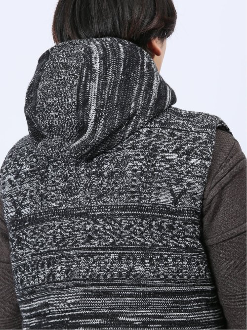 フード脱着 ケーブル編み中綿ベスト