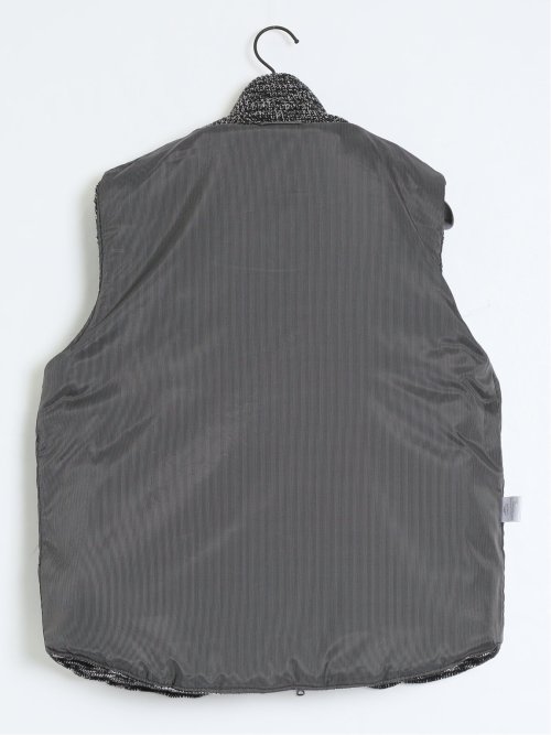 フード脱着 ケーブル編み中綿ベスト