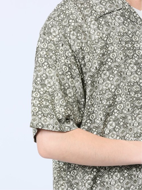 レーヨン幾何学柄 オープンカラー半袖シャツ