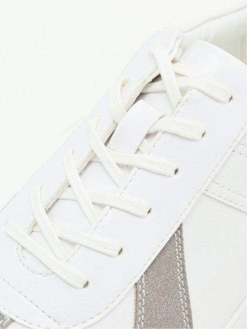 ライトウェイト スニーカー