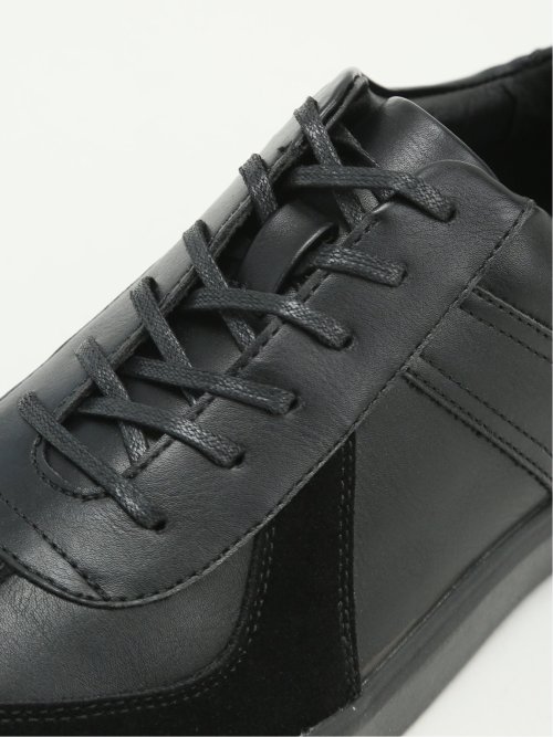 ライトウェイト スニーカー