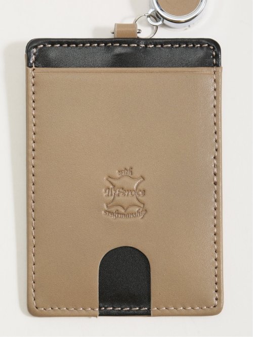 レザー リール付きパスケース