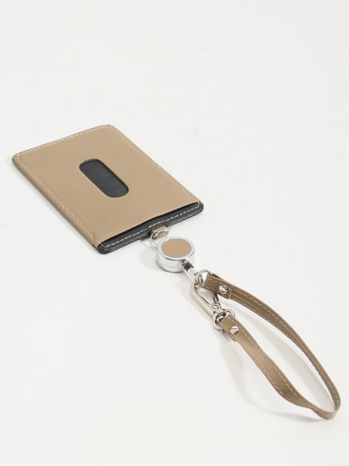 レザー リール付きパスケース