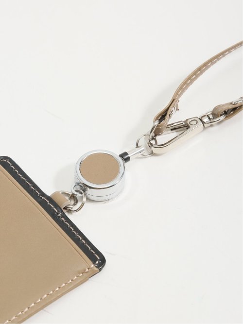 レザー リール付きパスケース