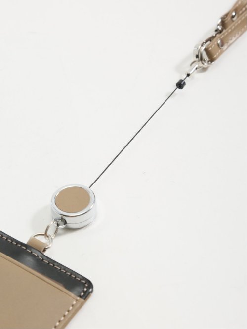 レザー リール付きパスケース