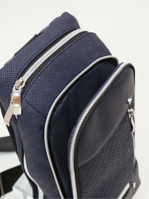 エンボス ボディバッグ