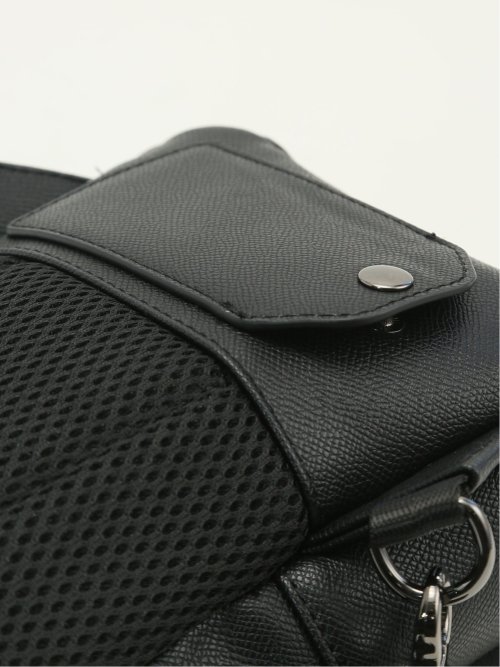 型押しコンビ ボディバッグ