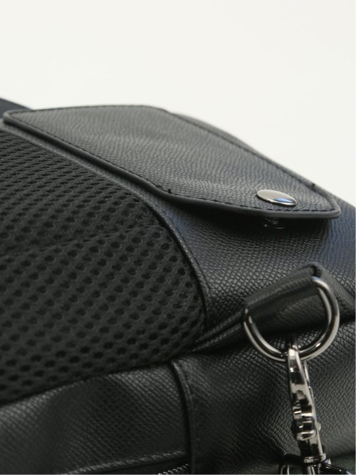 型押しコンビ ボディバッグ