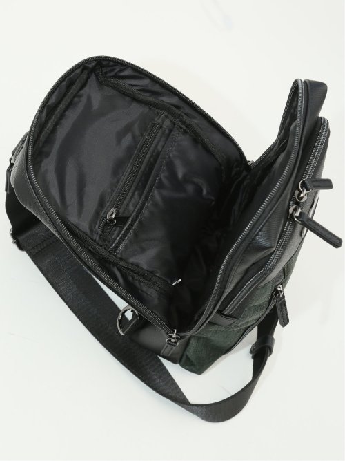 型押しコンビ ボディバッグ