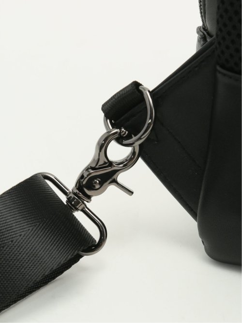 サフィアーノ型押し ボディバッグ