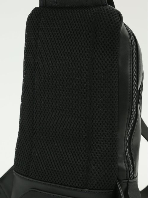 サフィアーノ型押し ボディバッグ