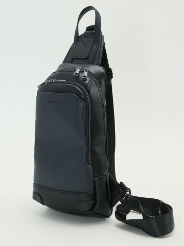 サフィアーノ型押し ボディバッグ