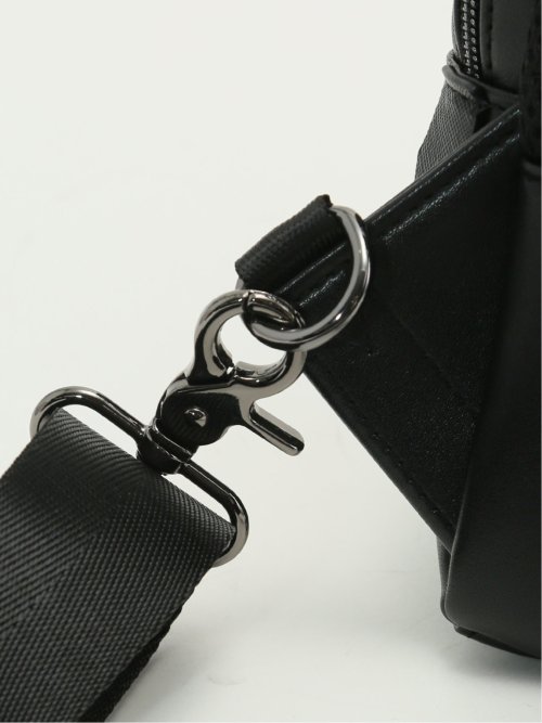 サフィアーノ型押し ボディバッグ