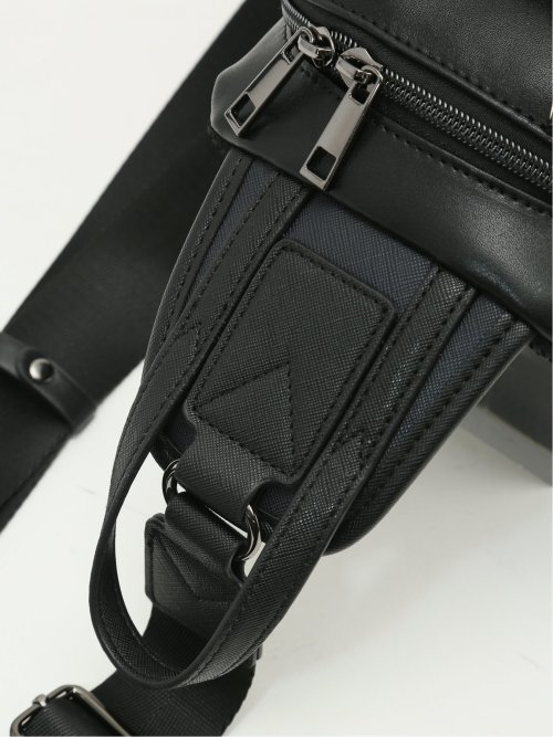 サフィアーノ型押し ボディバッグ