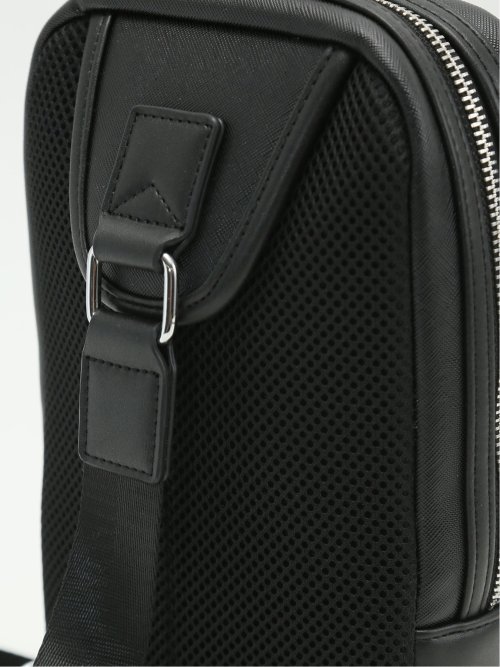 サフィアーノ型押し ボディバッグ