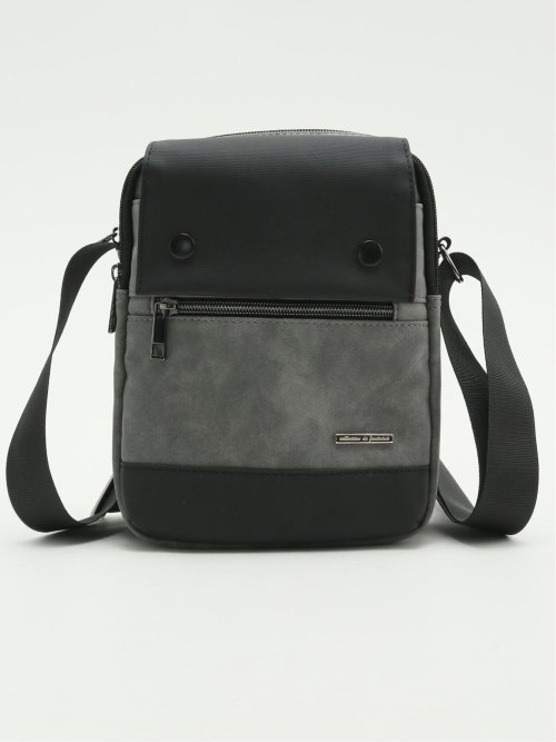 フラップ付き 縦型 ボディバッグ