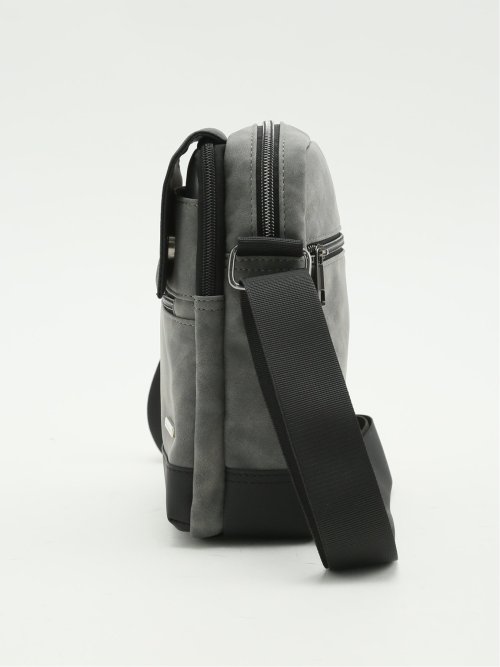 フラップ付き 縦型 ボディバッグ