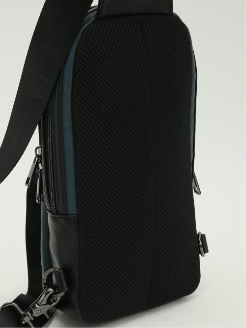 シュリンク型押し ボディバッグ