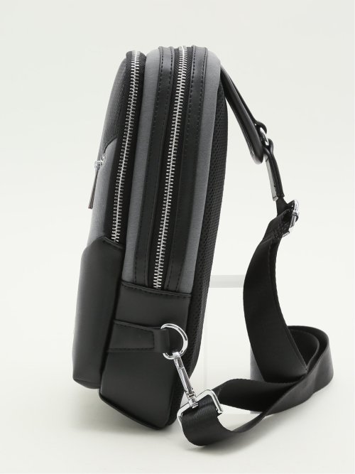 斜めジップ 切替 ボディバッグ