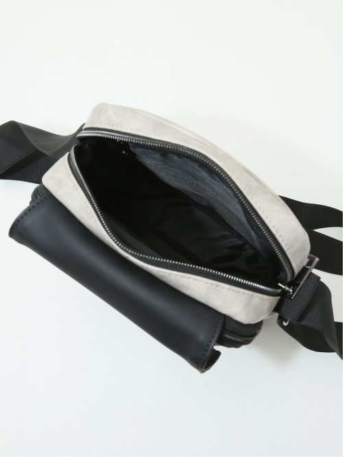 フラップ付き 縦型 ボディバッグ