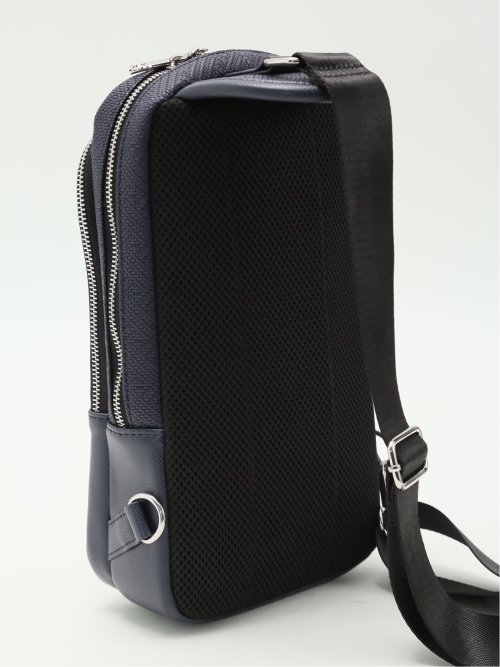 編地型押し ボディバッグ