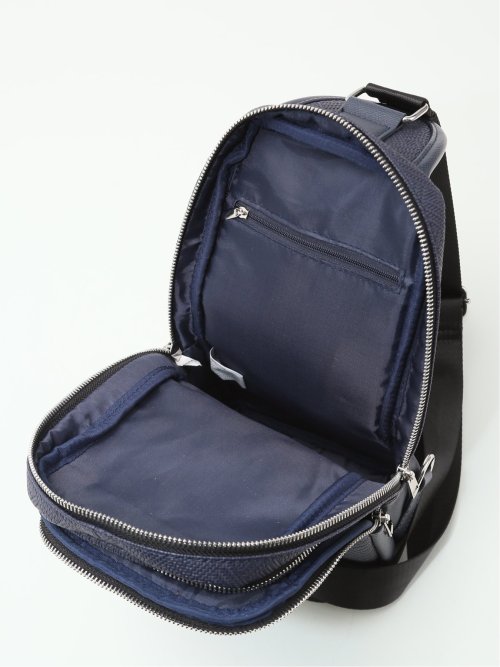 編地型押し ボディバッグ