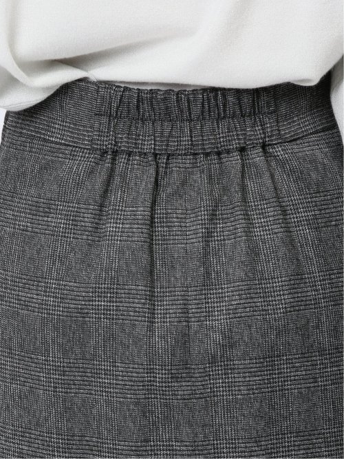 ビット付き タイトスカート