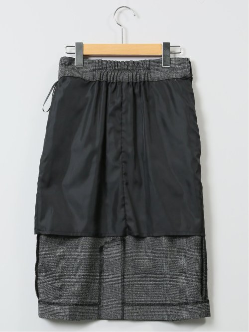 ビット付き タイトスカート