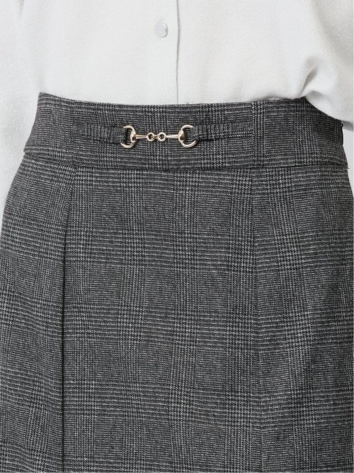 ビット付き タイトスカート