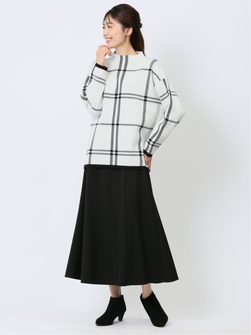 ボタンデザイン フレアースカート