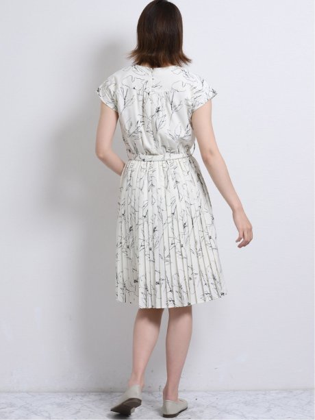 サテン布帛 半袖プリーツワンピース 花柄 M 01白 ワンピース ドレス Taka Q Online Shop タカキューオンラインショップ 公式通販