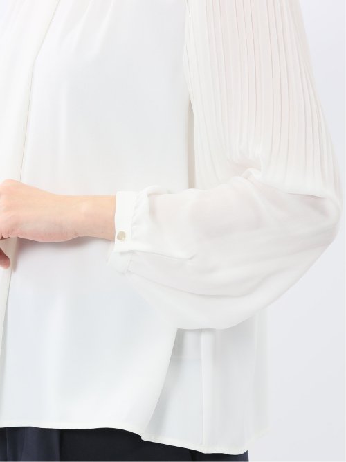 袖プリーツ プルオーバーブラウス