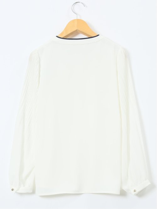 袖プリーツ プルオーバーブラウス