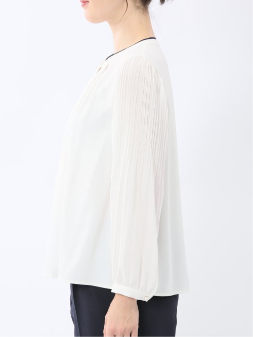 袖プリーツ プルオーバーブラウス