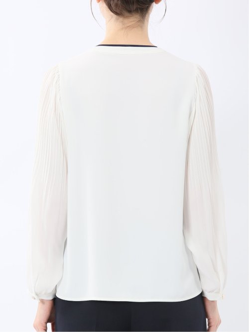 袖プリーツ プルオーバーブラウス