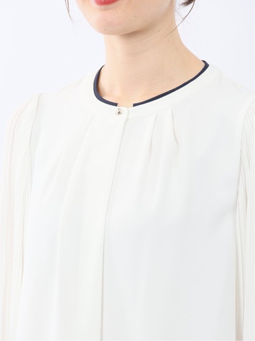 袖プリーツ プルオーバーブラウス