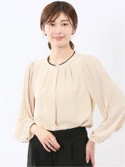 袖プリーツ プルオーバーブラウス
