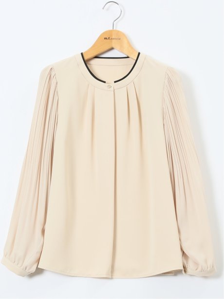 袖プリーツ プルオーバーブラウス