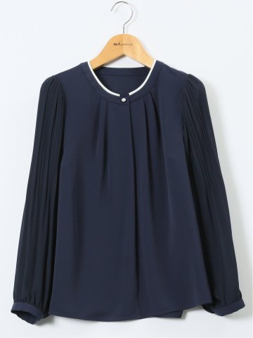 袖プリーツ プルオーバーブラウス