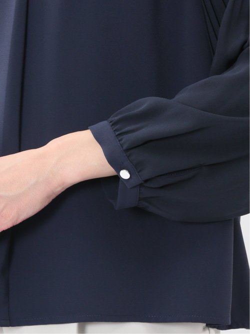 袖プリーツ プルオーバーブラウス