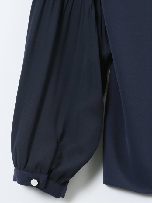 袖プリーツ プルオーバーブラウス