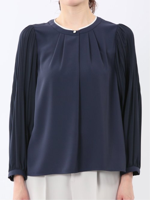 袖プリーツ プルオーバーブラウス