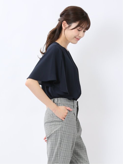 消しプリーツ 半袖プルオーバーブラウス