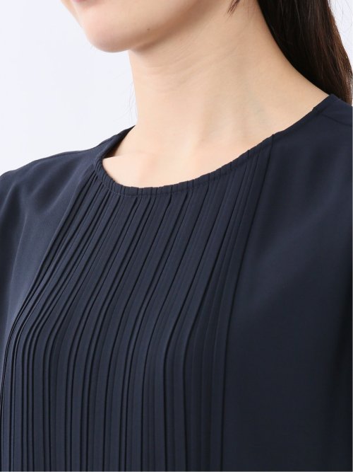 消しプリーツ 半袖プルオーバーブラウス