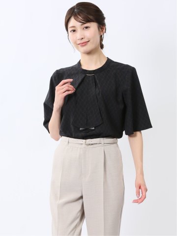 金具付きボウタイ風 半袖プルオーバーブラウス